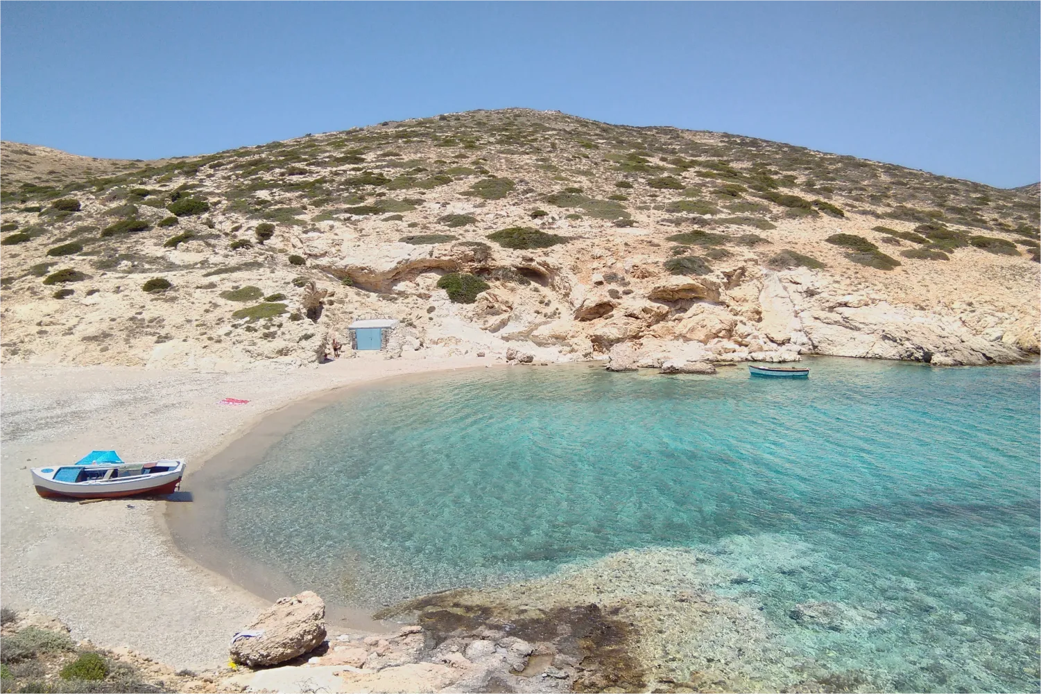 Vue de la baie de Kalotaritissa à Donousa