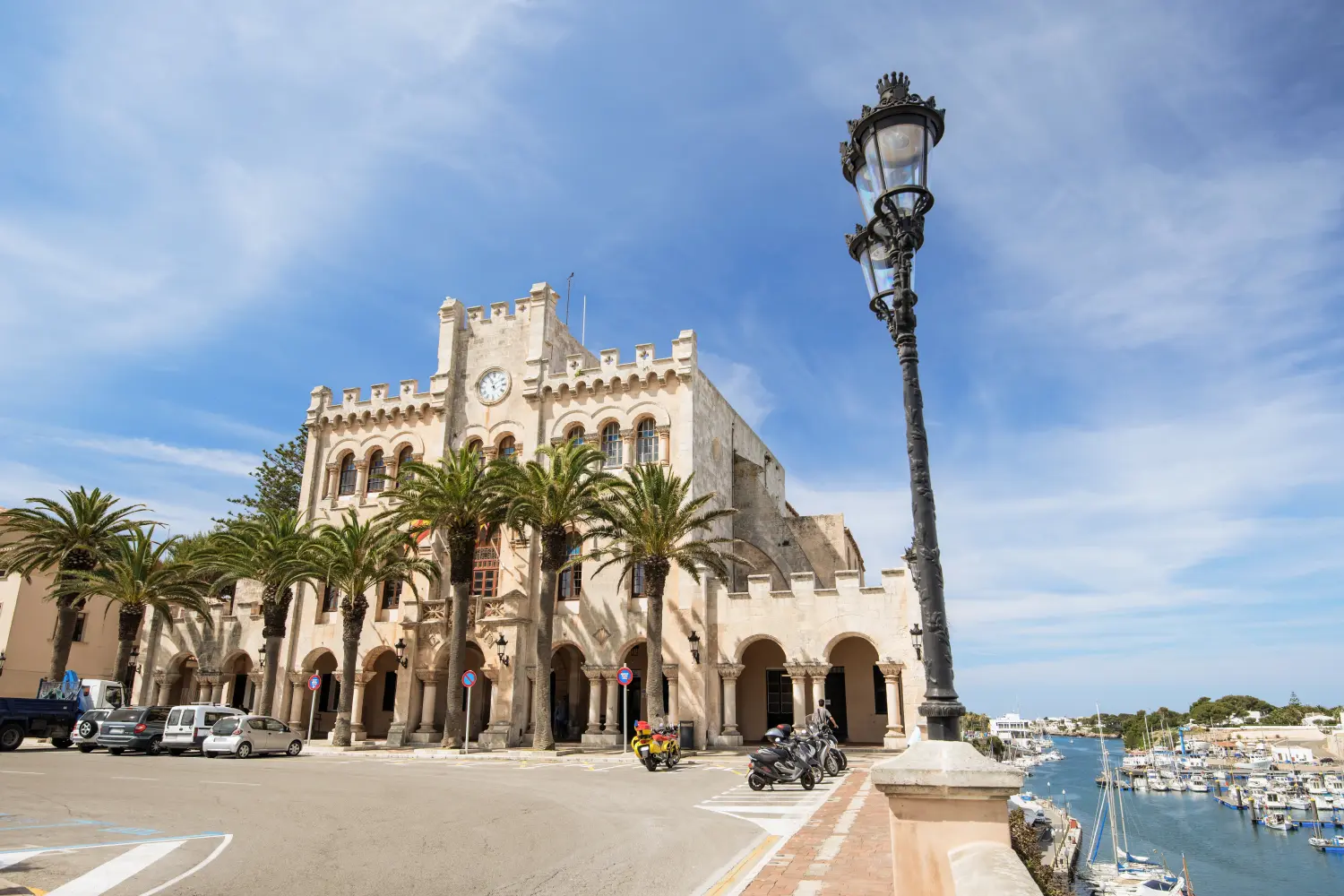 Ciutadella Mairie Et Port image