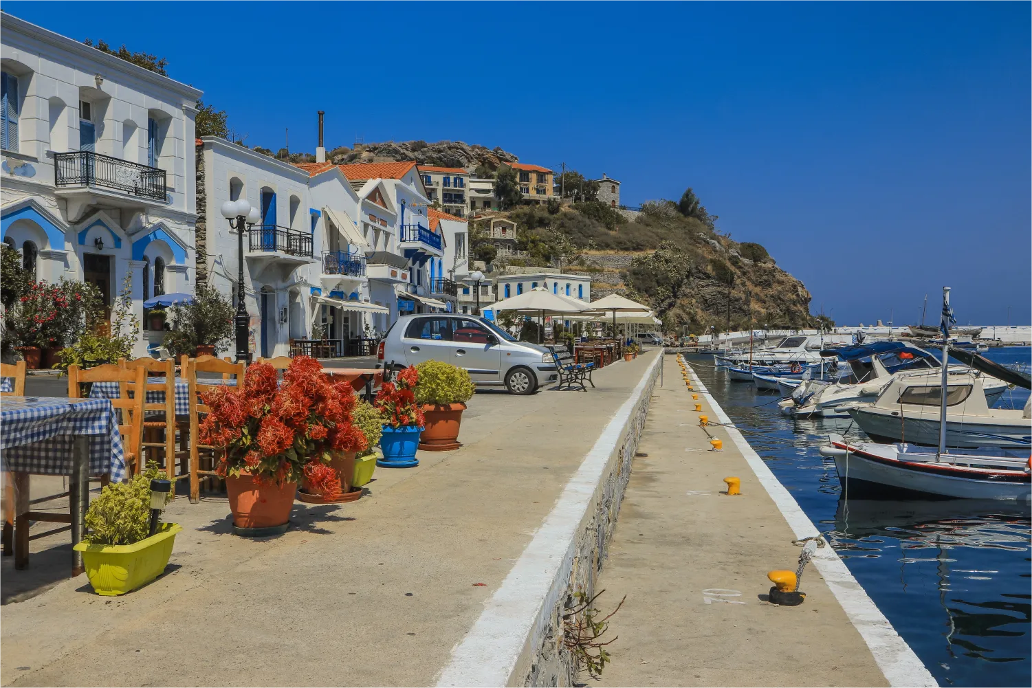 Une belle promenade dans le port d'Evdilos, Ikaria